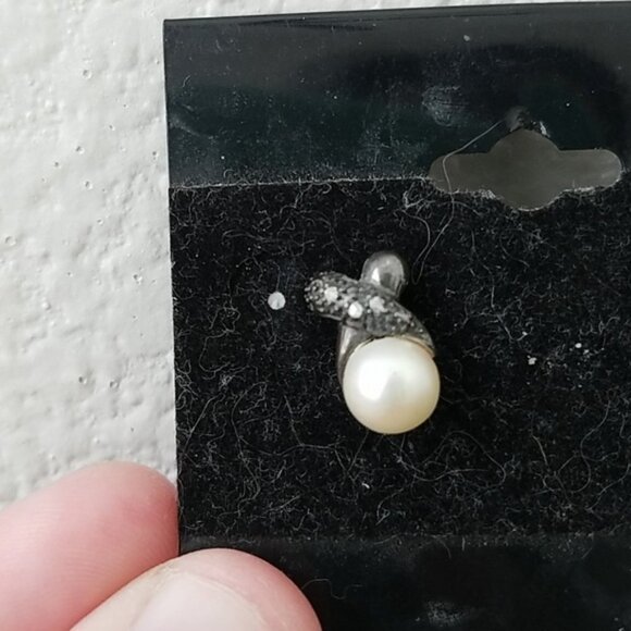 Sterling Silver & Pearl Earrings - Picture 7 of 7